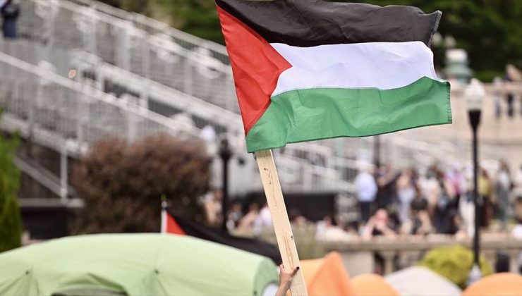 Princeton Üniversitesi öğretim üyeleri, öğrencilerin Filistin’e destek için başlattığı açlık grevine katıldı
