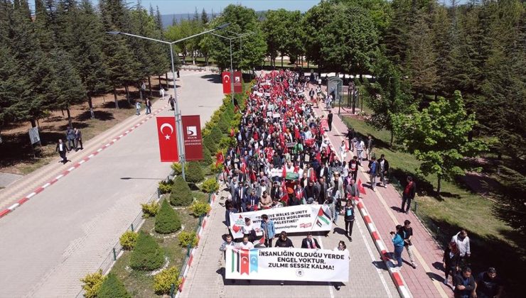 Üniversiteliler İsrail’in Gazze’ye yönelik saldırılarını protesto etti