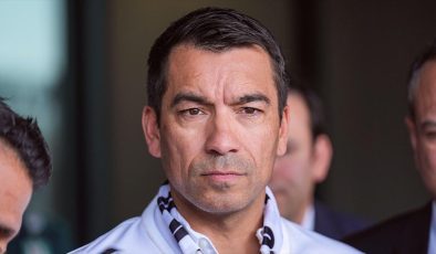 Beşiktaş Teknik Direktörü Van Bronckhorst, Yeni Sezona Hazır!