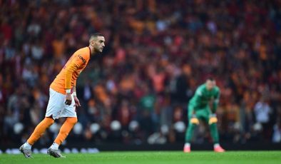 Galatasaray, Hakim Ziyech’i kadrosunda tuttu