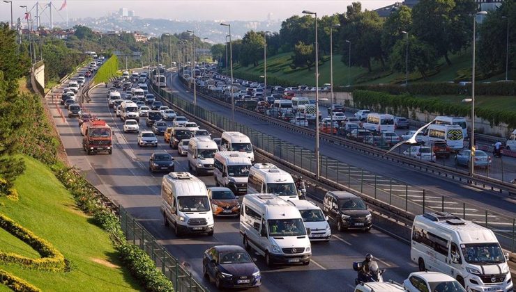 İstanbul’da haftanın ilk iş gününde trafik yoğunluğu yaşanıyor