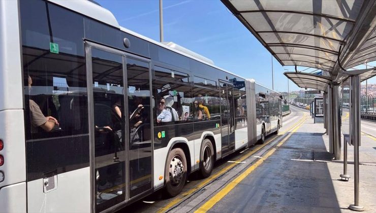 İstanbullulardan sıcak havada metrobüs klimalarının çalışmamasına tepki