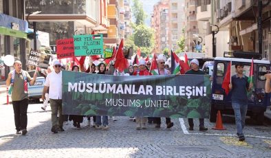 Rize’de öğretmen ve öğrenciler “sessiz yürüyüş”le İsrail’i protesto etti