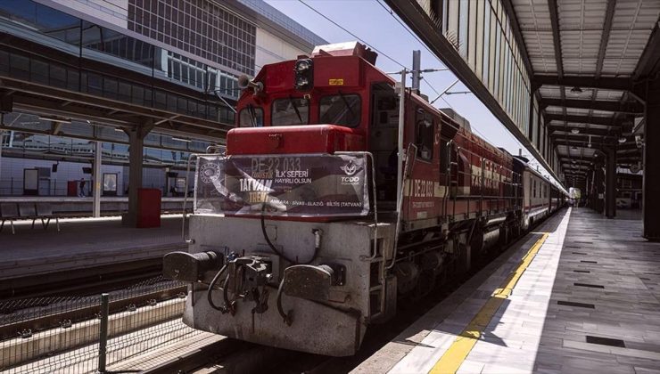 Turistik Tatvan Treni törenle ilk seferine başladı