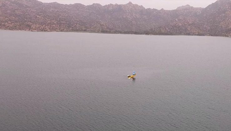 Yangına müdahale eden THK uçağı Bafa Gölü’ne düştü