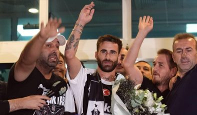 Beşiktaş’ta yeni transfer Rafa Silva, takıma katıldı