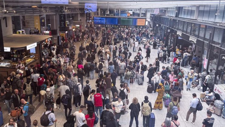 Fransa’da kundaklama nedeniyle zarar gören tren hatlarının onarımı tamamlandı