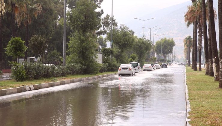 Hatay’da sağanak etkili oldu