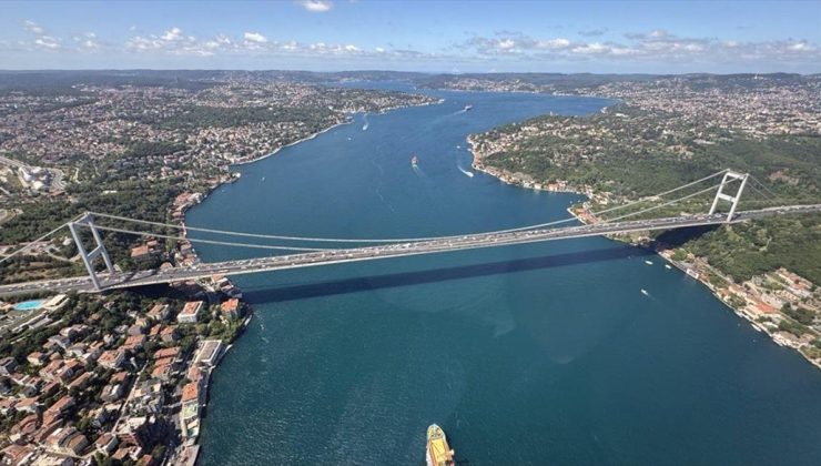 İstanbul Boğazı’nda gemi trafiği çift yönlü geçici olarak askıya alındı