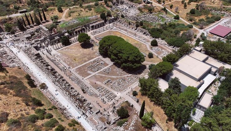 İzmir’de Efes Antik Kenti’nde Yürütülen Kazı ve Restorasyon Çalışmaları