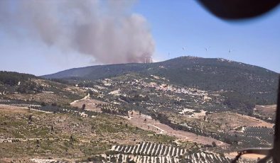 Manisa’nın Soma ilçesinde çıkan orman yangınına müdahale ediliyor