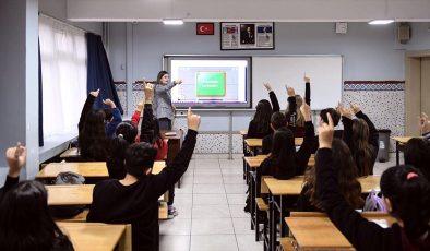 Öğretmenlerden bu yıl ikinci kez alınacak yer değiştirme başvuruları 11 Temmuz’da başlayacak