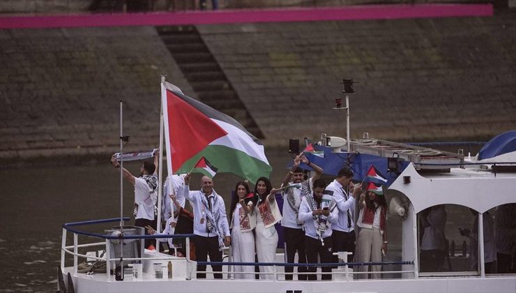 Olimpiyatlar açılışında Filistinli sporcunun İsrail’in Gazze saldırıları temalı gömleği dikkati çekti