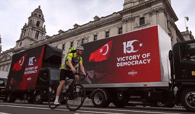 Türk halkının 15 Temmuz mücadelesi Londra sokaklarında anlatıldı