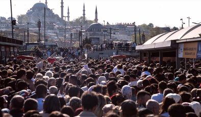 Türkiye nüfusunun 2030’da 88 milyon 188 bin 221 kişiye, 2050’de 93 milyon 774 bin 618 kişiye ulaşması bekleniyor