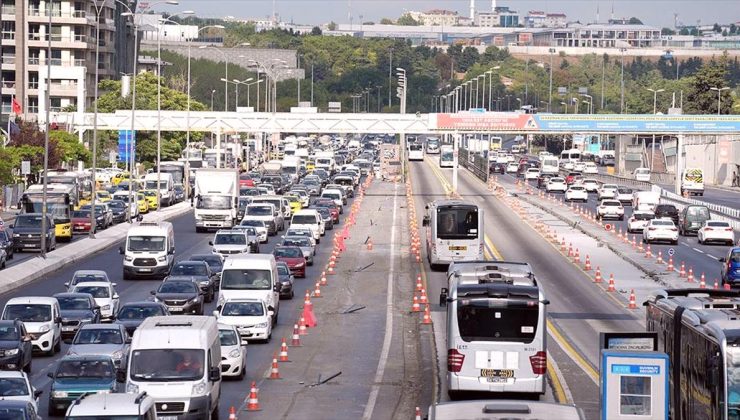 Bahçelievler ve Avcılar’da D-100 kara yolundaki çalışmalar trafiği aksattı