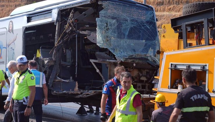 Küçükçekmece’deki metrobüs kazasına ilişkin sürücü ve denetim amirinin de aralarında bulunduğu 5 şüpheliye tutuklama