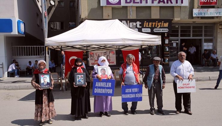 Muşlu aileler, DEM Parti önündeki eylemlerine devam etti