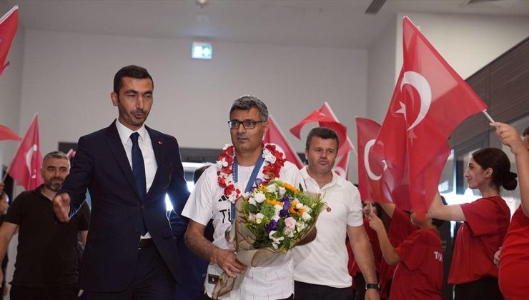 Paris 2024’te gümüş madalya kazanan milli atıcı Yusuf Dikeç yurda döndü