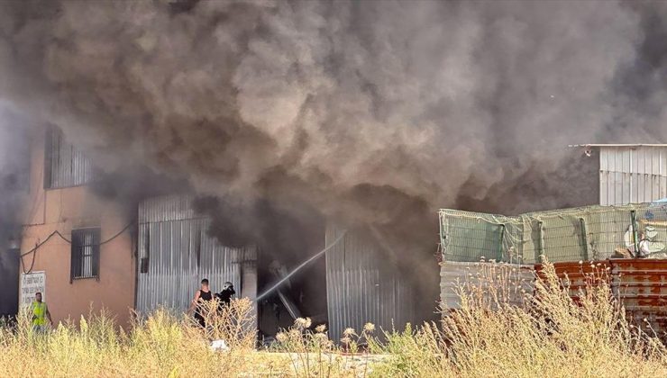 Tekirdağ’da geri dönüşüm tesisinde çıkan yangına müdahale ediliyor