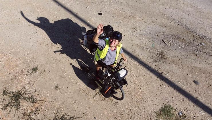 Almanya’dan Yeni Zelanda’ya bisikletle tura çıkan genç kadın Türkiye’ye geldi