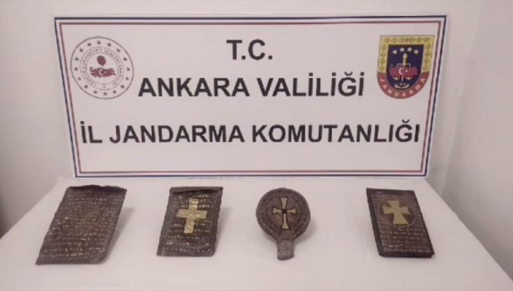 Ankara’da yaklaşık 10 milyon lira değerinde 2 el yazması kitap ele geçirildi