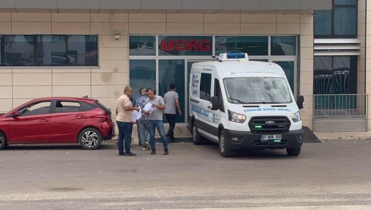 Antalya’da otomobilin su tankerine çarptığı kazada 3 kişi öldü, 2 kişi yaralandı