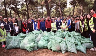 Bakan Bak, Aydos Ormanı’nda “Dünya Temizlik Günü” etkinliğine katıldı