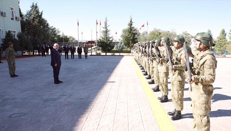 Bakan Güler, Şırnak’taki 23’üncü Piyade Tümen Komutanlığı’nda inceleme yaptı