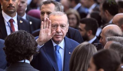 Cumhurbaşkanı Erdoğan, ABD’deki Türkevi girişinde sevgi gösterileriyle karşılandı