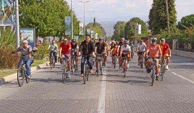 Fethiye’de “Arabasız Gün” etkinliğinde bisiklete binildi