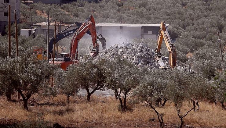 İsrailli sivil gaspçılar son bir haftada Batı Şeria’da Filistinlilere ait onlarca yapıyı yıktı