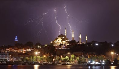 İstanbul Valiliğinden “kuvvetli ve gök gürültülü sağanak” uyarısı