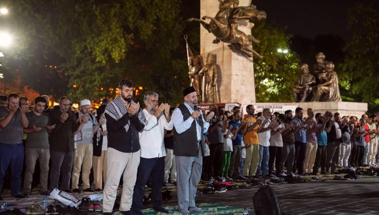 İstanbul’da Filistinliler için dua edildi