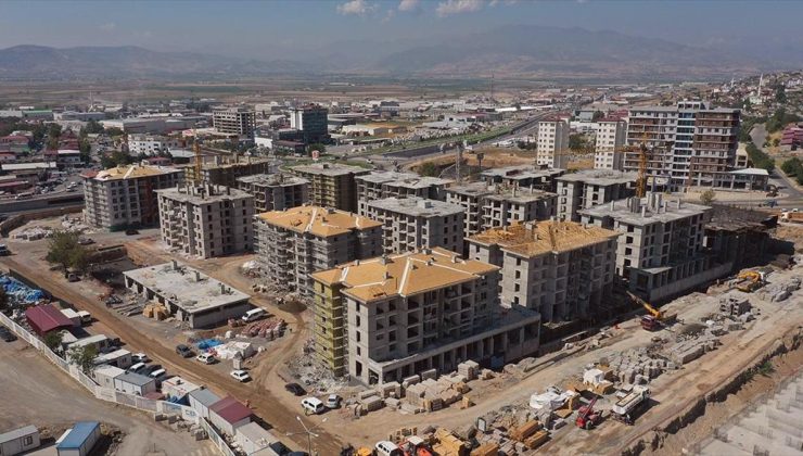 Kahramanmaraş’ta Ebrar Sitesi’nin yerine yapılan 32 bloklu inşaatta sona yaklaşıldı