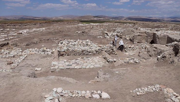 Oluz Höyük’teki kazılarda 18 yılda 6 uygarlığa ait 2 binden fazla eser bulundu