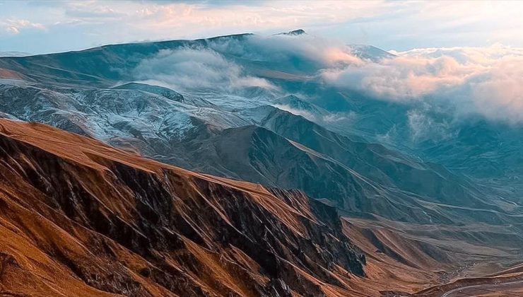 Palandöken’in yüksek kesimlerine kar yağdı