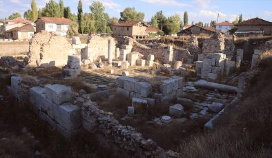 Sebastapolis Antik Kenti’ni tamamen gün yüzüne çıkarmak için çalışmalar sürüyor