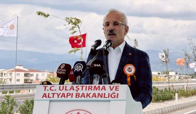 Ulaştırma ve Altyapı Bakanı Uraloğlu: Bölünmüş yollar sayesinde ortalama seyahat hızımız yaklaşık 90 kilometreye çıktı