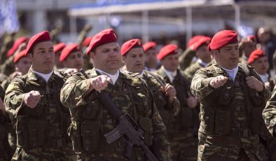 Yunanistan Silahlı Kuvvetlerinde yeniden yapılandırma hazırlığı yapılıyor