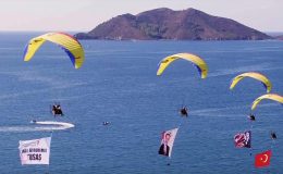 24. Uluslararası Ölüdeniz Hava Oyunları Festivali’nde THK’dan TUSAŞ’a Destek Uçuşu