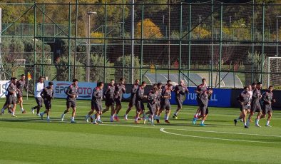 A Milli Futbol Takımı, Karadağ maçının hazırlıklarını sürdürdü