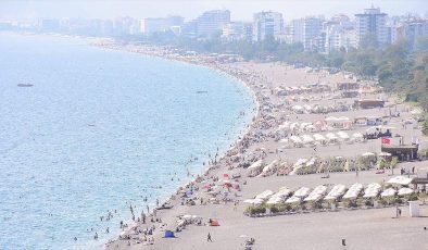 Antalya’ya gelen yabancı turist sayısı 15 milyona ulaştı