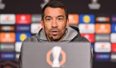 Beşiktaş Teknik Direktörü Van Bronckhorst: İyi bir performans göstermek istiyoruz