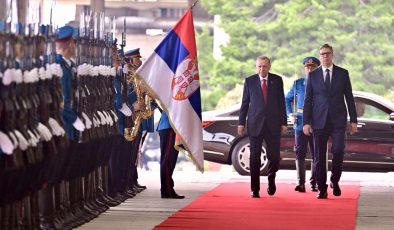 Cumhurbaşkanı Erdoğan, Sırbistan’da resmi törenle karşılandı