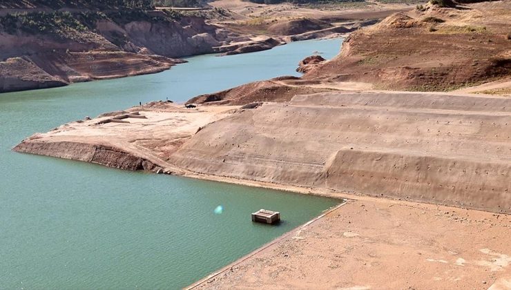 Denizli’de su seviyesi düşen Akbaş Barajı’ndan içme suyu alımı durduruldu