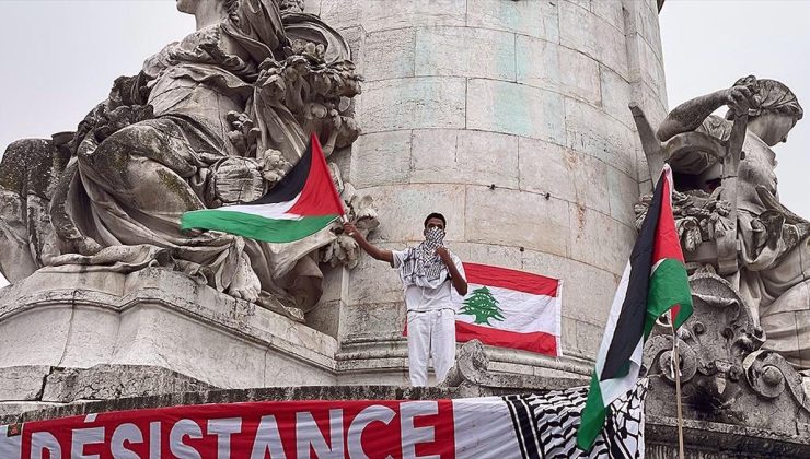 Fransa’da Gazze’deki soykırımın sona ermesi çağrısıyla eylem düzenlendi