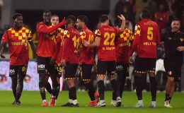 Göztepe, 10 kişi tamamladığı müsabakada Trabzonspor’u 2-1 yendi