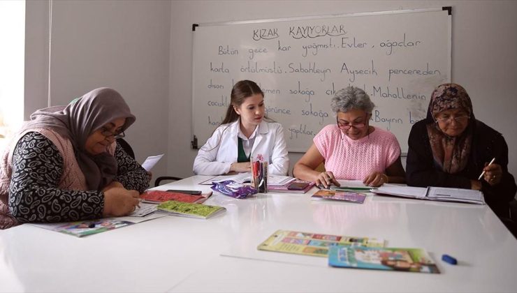 “İkinci bahar”larında öğrendikleri okuma yazma sayesinde hayatları kolaylaştı