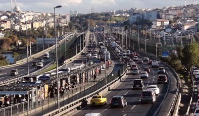 İstanbul’da haftanın ilk iş gününde trafik yoğunluğu yaşanıyor